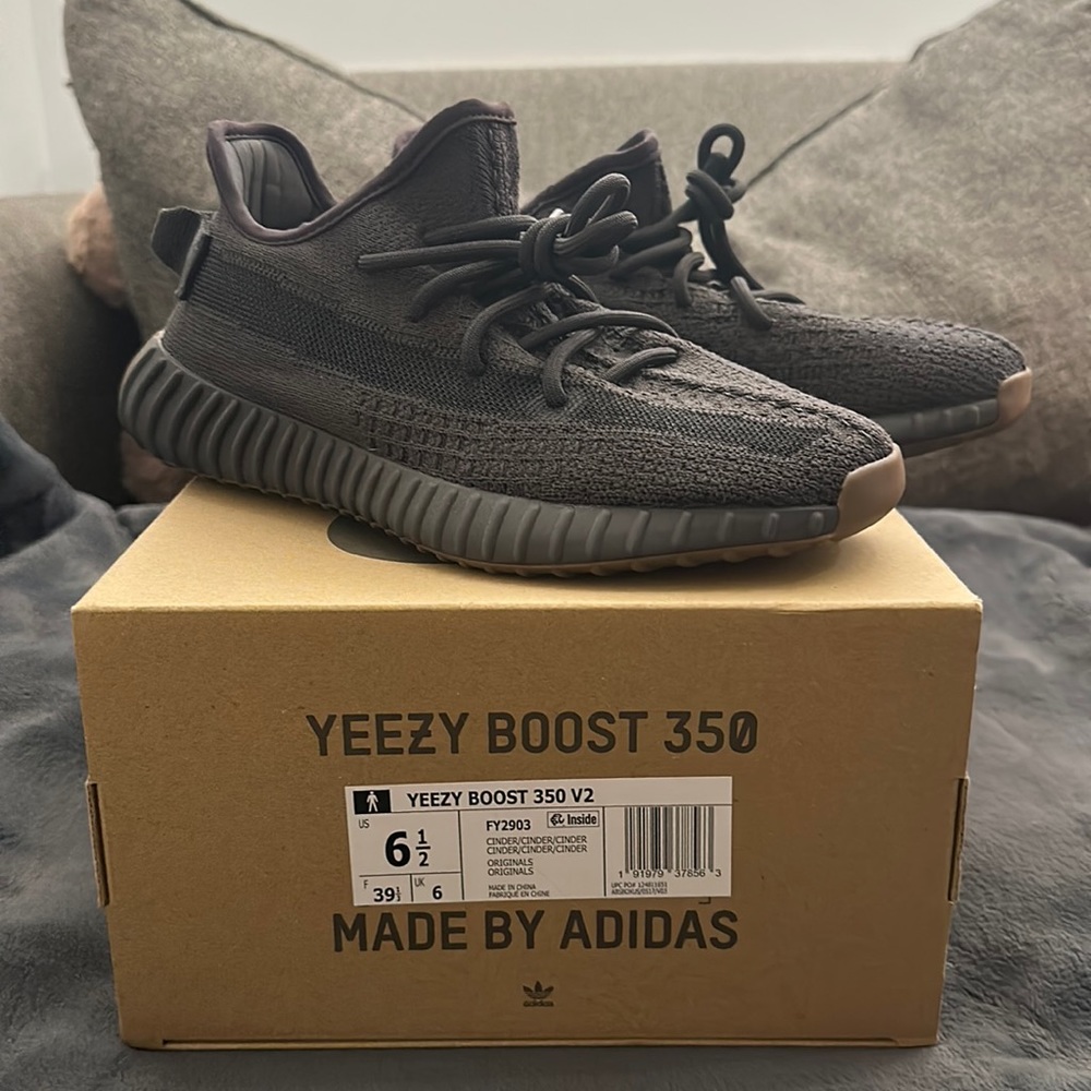 Yeezy boost 350 v2 6.5